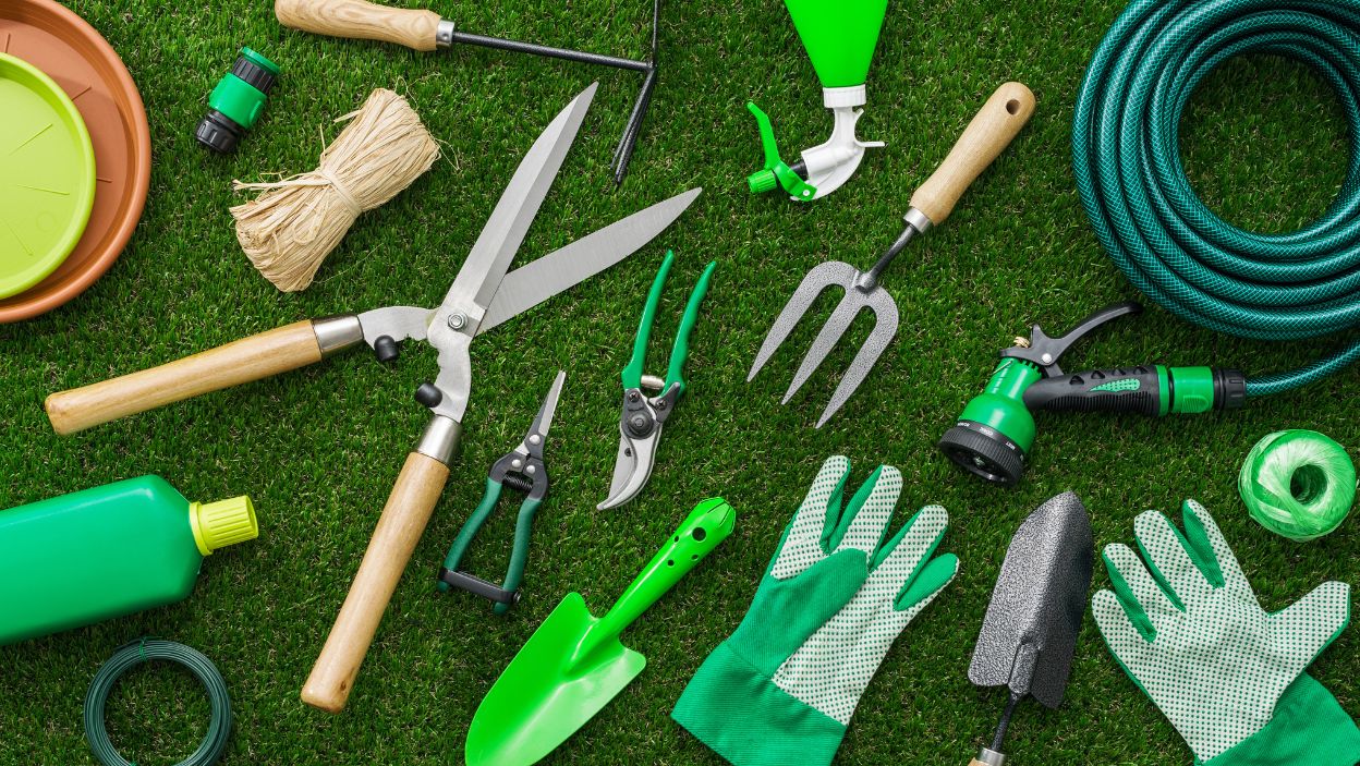Beginner Gardening Tools & Career Guide